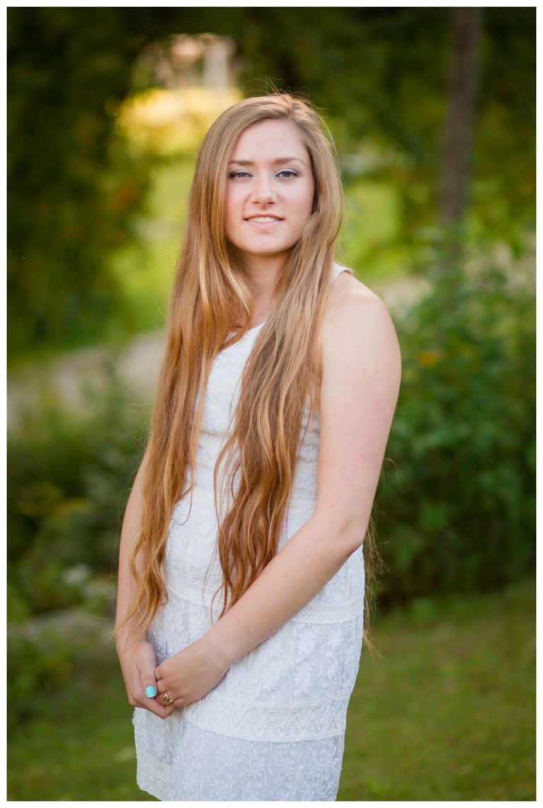 High School Senior,Madeline Ciocci,Natural Light,Outdoor,Peterborough Portrait Photographer,Photography,Senior,Senior Photos,Senior Portraits,